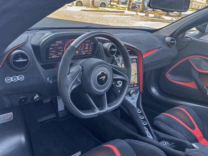 2022 McLaren 765LT Spider   - Photo 16 - Bonita Springs, FL 34134