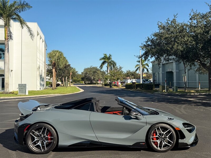 2022 McLaren 765LT Spider   - Photo 61 - Bonita Springs, FL 34134