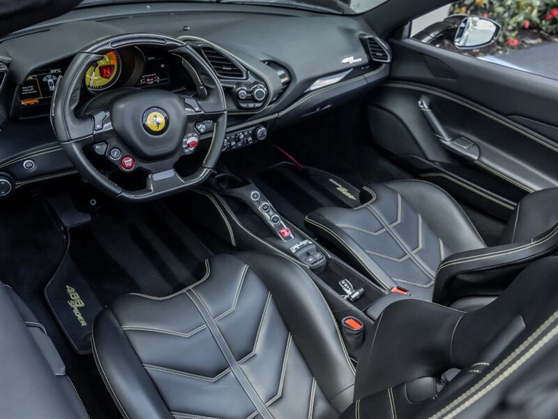 2018 Ferrari 488 Spider   - Photo 2 - Bonita Springs, FL 34134