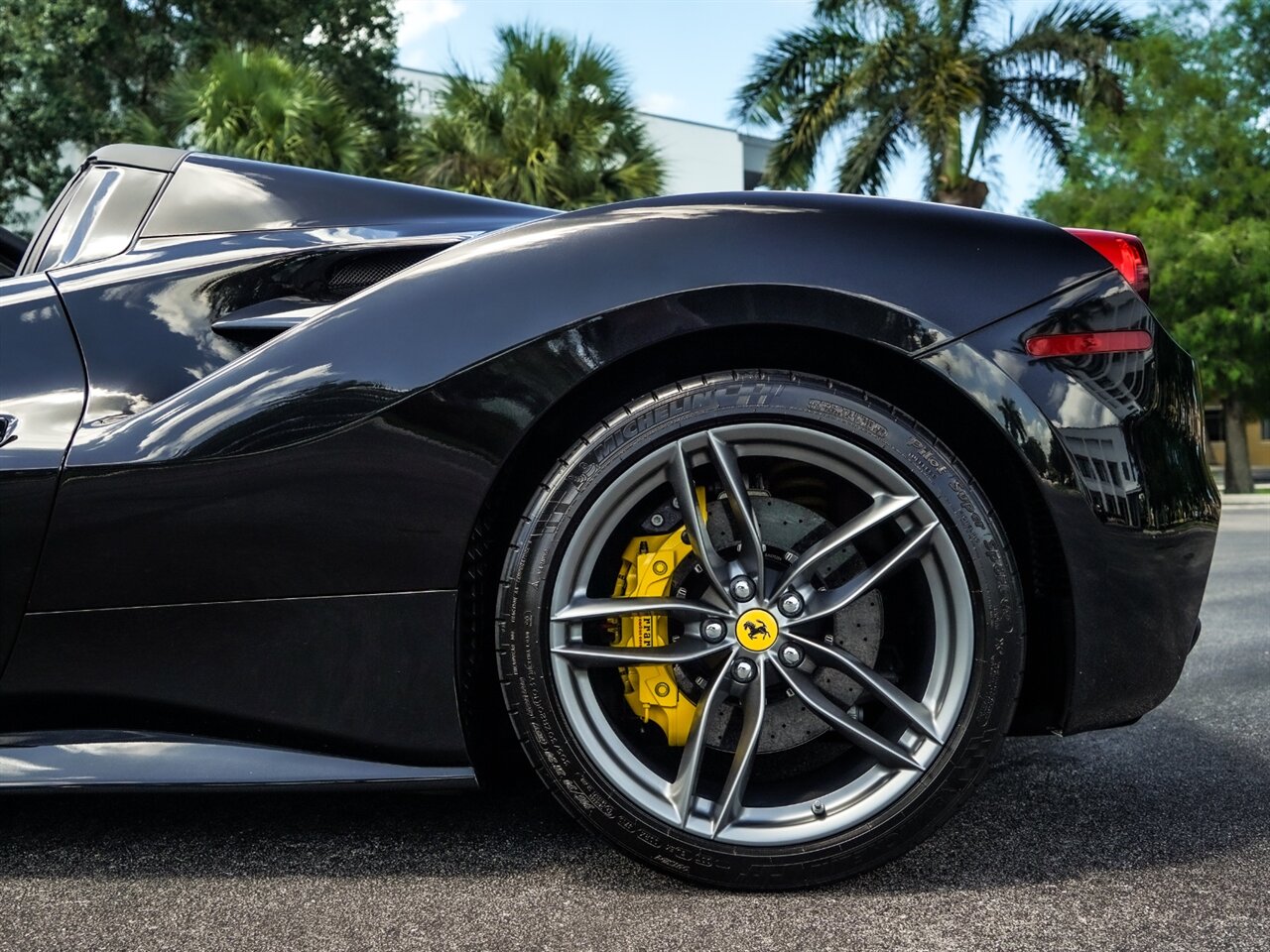 2018 Ferrari 488 Spider   - Photo 34 - Bonita Springs, FL 34134