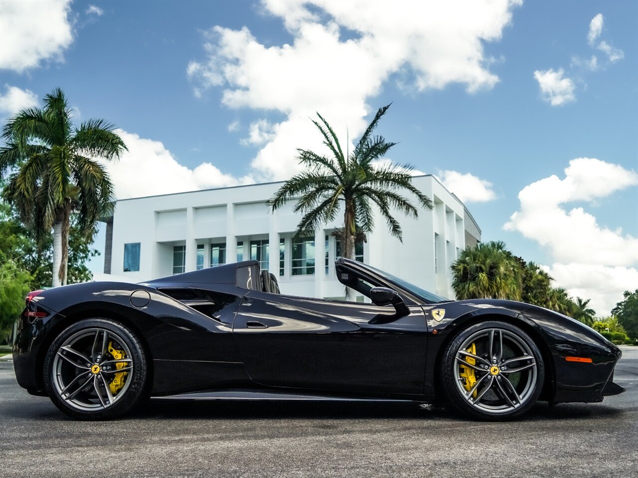 2018 Ferrari 488 Spider   - Photo 42 - Bonita Springs, FL 34134