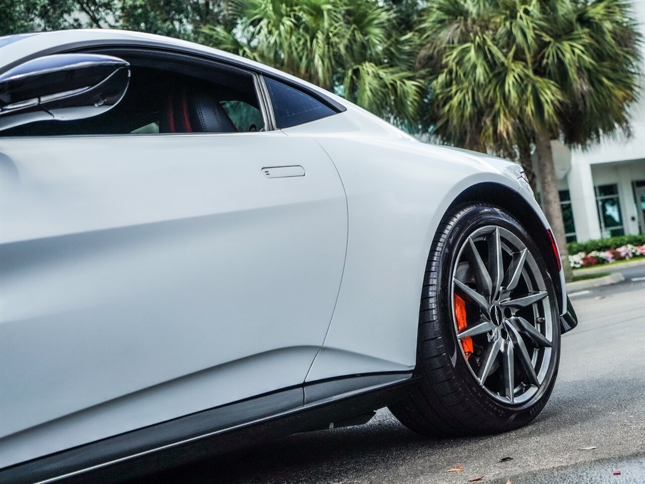 2019 Aston Martin Vantage   - Photo 8 - Bonita Springs, FL 34134