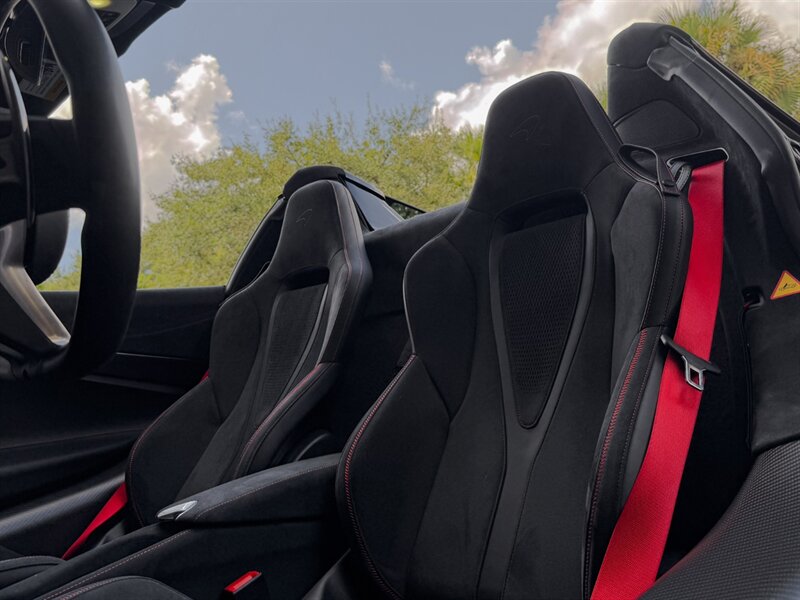 2024 McLaren 750S Spider - Photo 24 - Bonita Springs, FL 34134