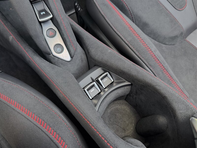 2024 McLaren 750S Spider - Photo 20 - Bonita Springs, FL 34134