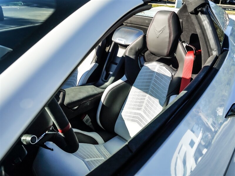 2023 Chevrolet Corvette Stingray 70th Anniversary - Photo 8 - Bonita Springs, FL 34134