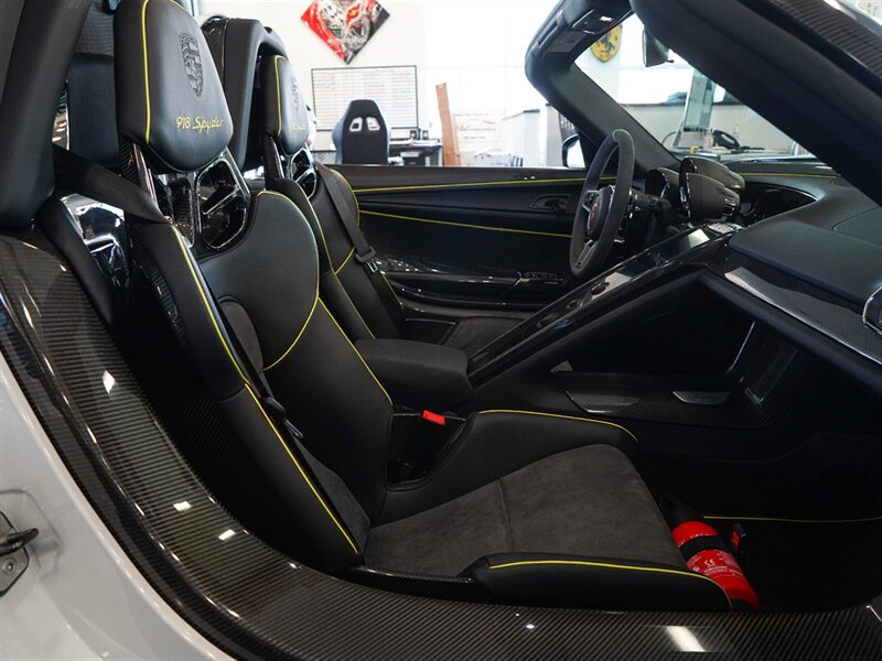 2015 Porsche 918 Spyder - Photo 19 - Bonita Springs, FL 34134