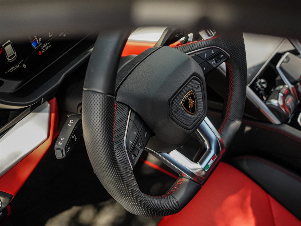 2019 Lamborghini Urus   - Photo 30 - Bonita Springs, FL 34134