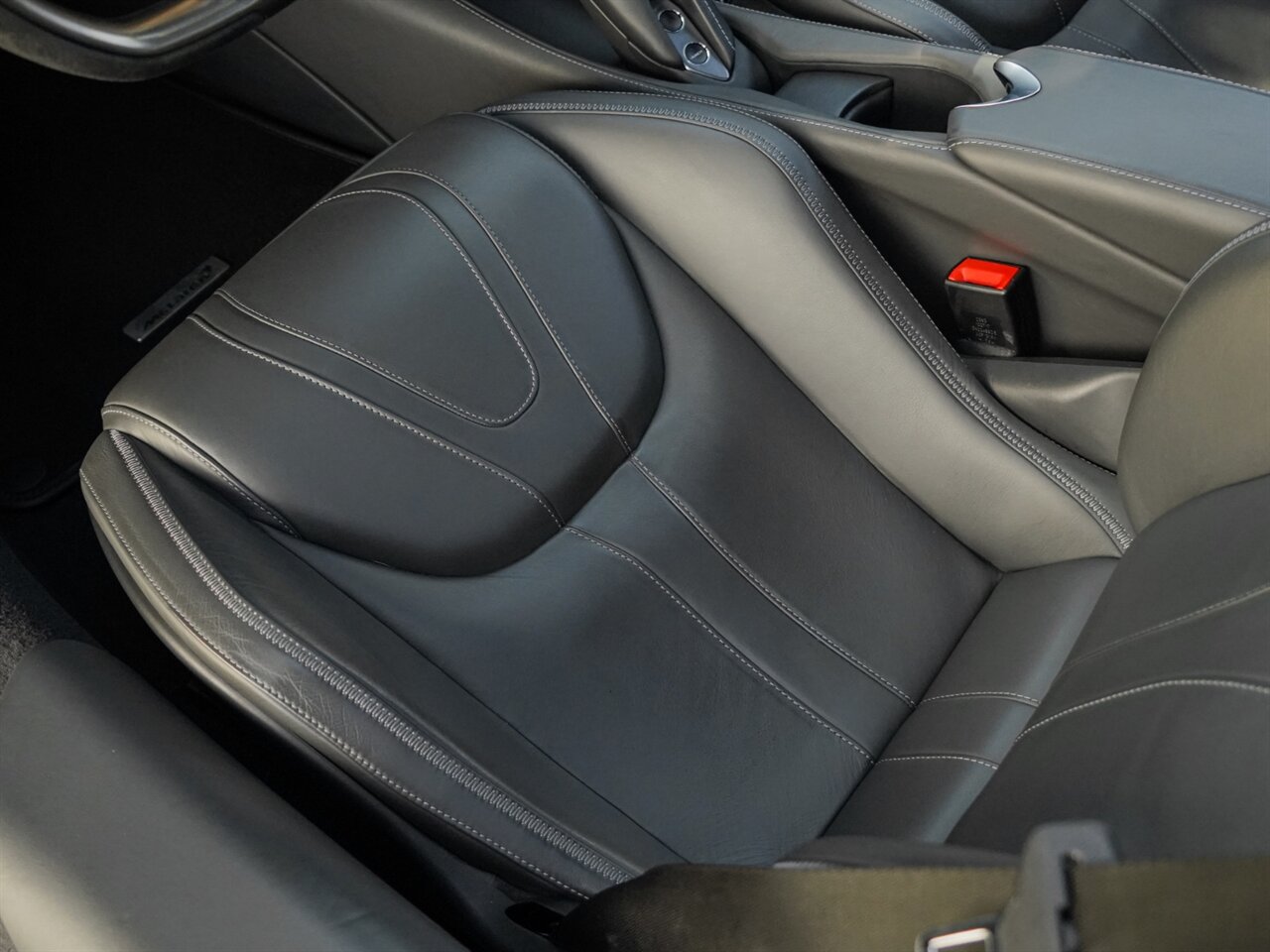 2018 McLaren 720S Luxury   - Photo 26 - Bonita Springs, FL 34134