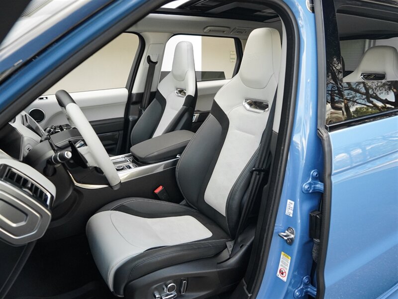 2022 Land Rover Range Rover Sport SVR Ultimate Edition - Photo 23 - Bonita Springs, FL 34134
