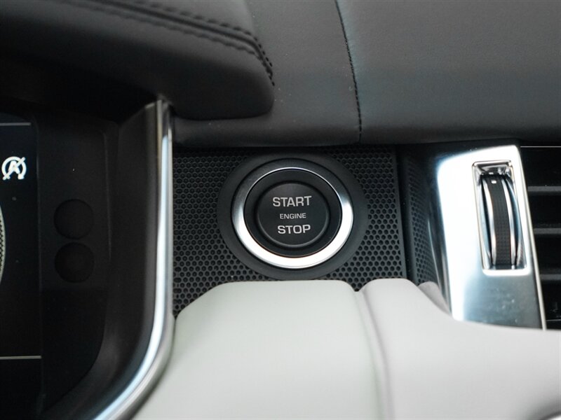 2022 Land Rover Range Rover Sport SVR Ultimate Edition - Photo 19 - Bonita Springs, FL 34134