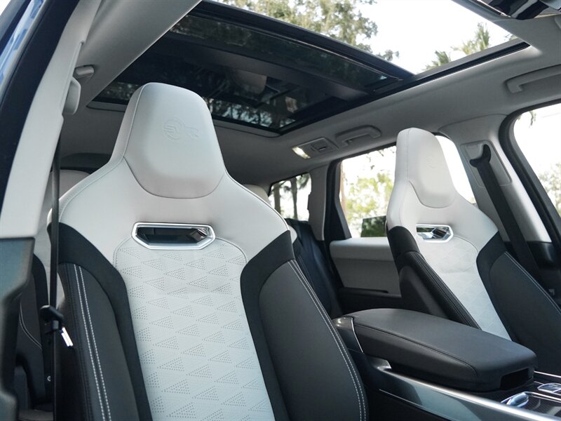 2022 Land Rover Range Rover Sport SVR Ultimate Edition - Photo 41 - Bonita Springs, FL 34134