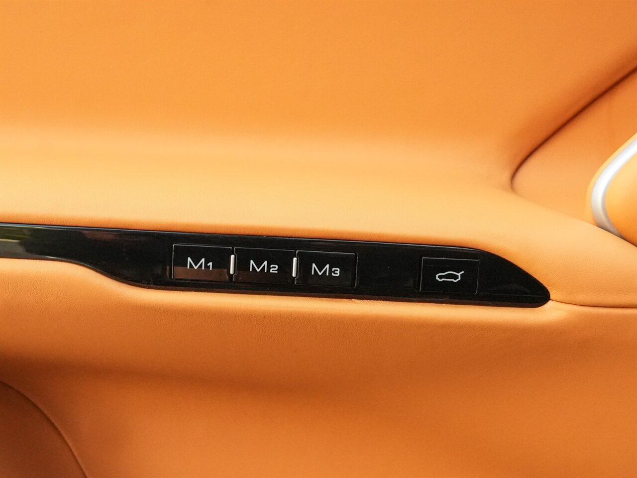 2024 Ferrari Purosangue   - Photo 30 - Bonita Springs, FL 34134