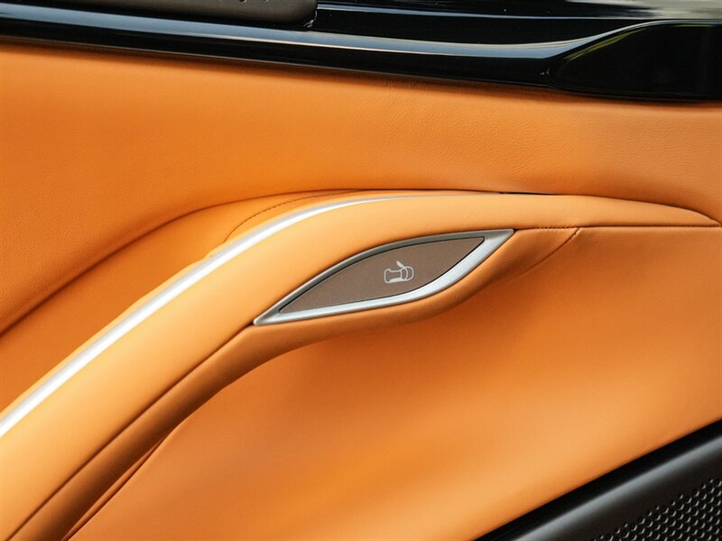 2024 Ferrari Purosangue - Photo 29 - Bonita Springs, FL 34134