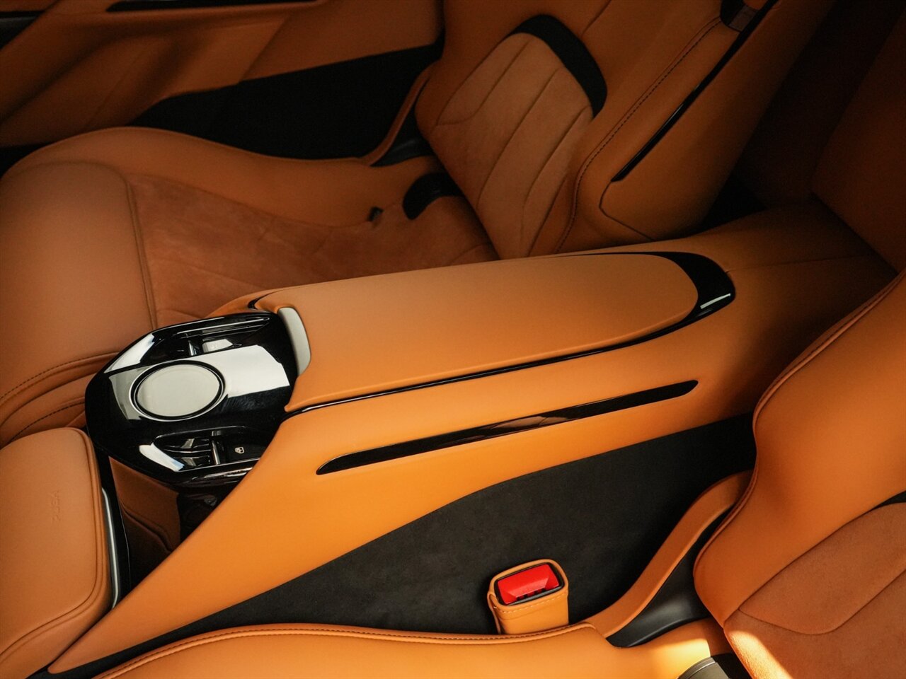 2024 Ferrari Purosangue   - Photo 34 - Bonita Springs, FL 34134
