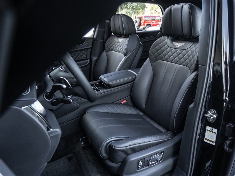 2017 Bentley Bentayga W12   - Photo 19 - Bonita Springs, FL 34134