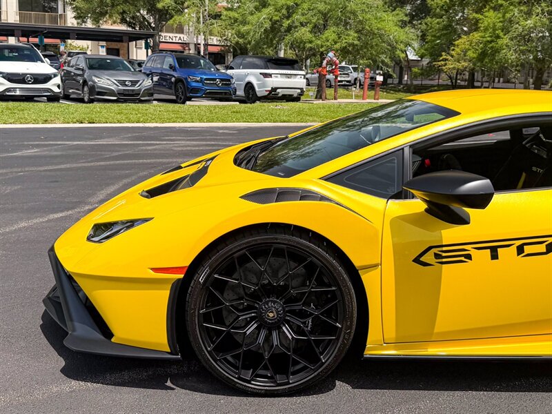 2022 Lamborghini Huracan STO - Photo 36 - Bonita Springs, FL 34134