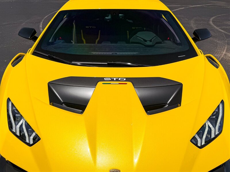 2022 Lamborghini Huracan STO - Photo 5 - Bonita Springs, FL 34134