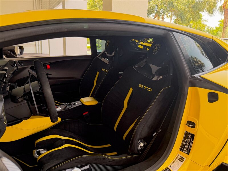 2022 Lamborghini Huracan STO - Photo 21 - Bonita Springs, FL 34134