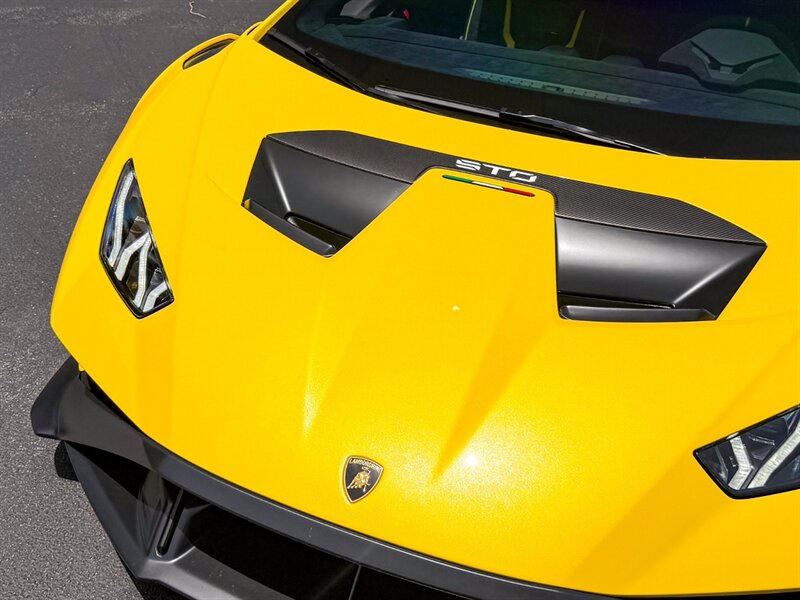 2022 Lamborghini Huracan STO - Photo 4 - Bonita Springs, FL 34134