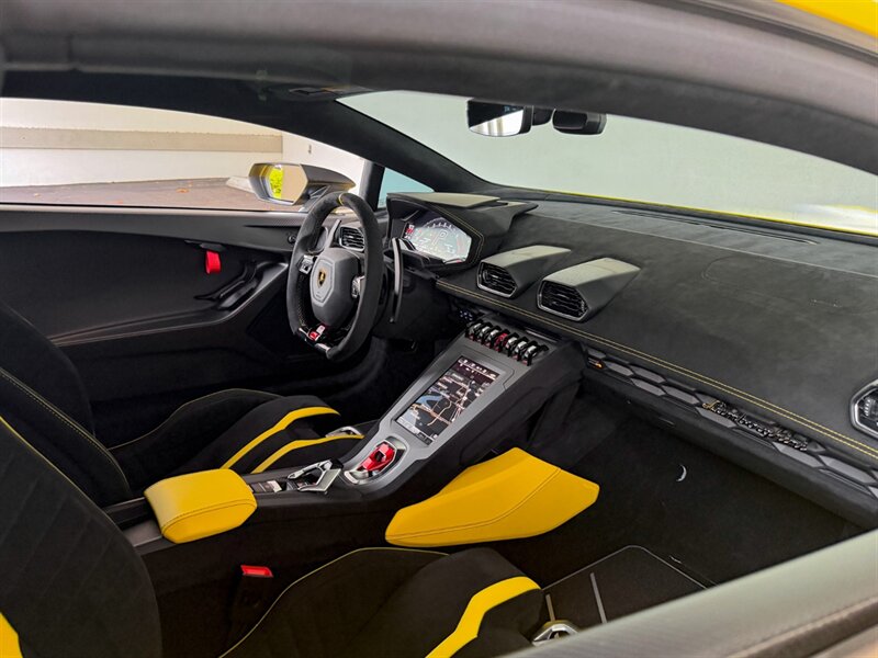 2022 Lamborghini Huracan STO - Photo 26 - Bonita Springs, FL 34134