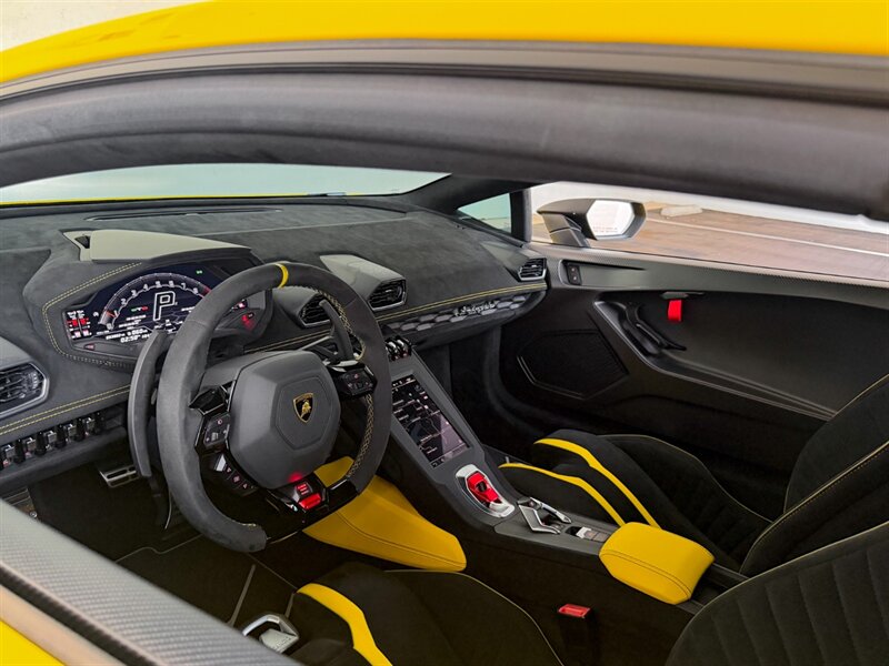 2022 Lamborghini Huracan STO - Photo 2 - Bonita Springs, FL 34134