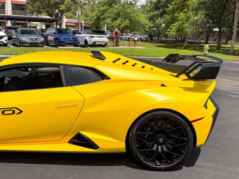 2022 Lamborghini Huracan STO - Photo 38 - Bonita Springs, FL 34134
