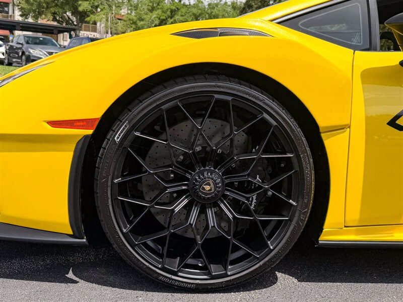 2022 Lamborghini Huracan STO - Photo 37 - Bonita Springs, FL 34134