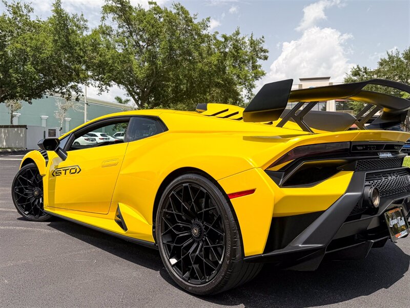 2022 Lamborghini Huracan STO - Photo 41 - Bonita Springs, FL 34134