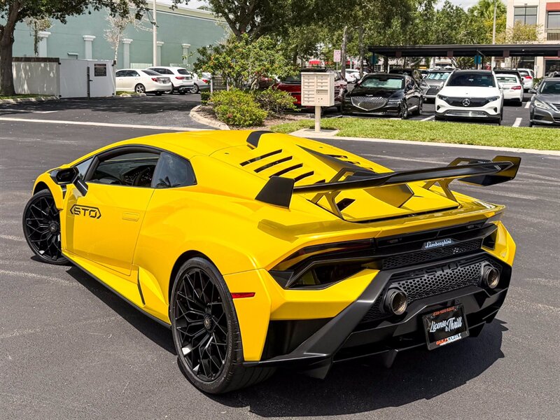 2022 Lamborghini Huracan STO - Photo 39 - Bonita Springs, FL 34134