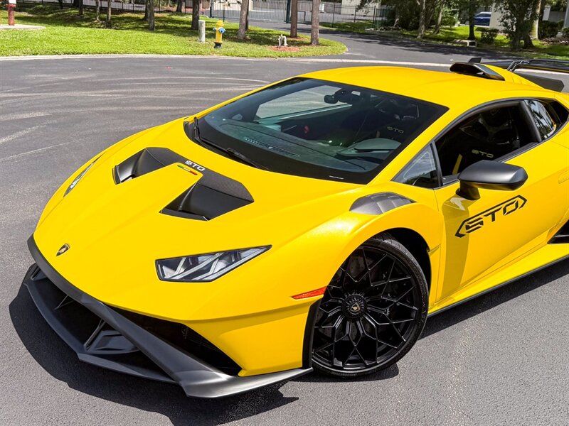 2022 Lamborghini Huracan STO - Photo 11 - Bonita Springs, FL 34134