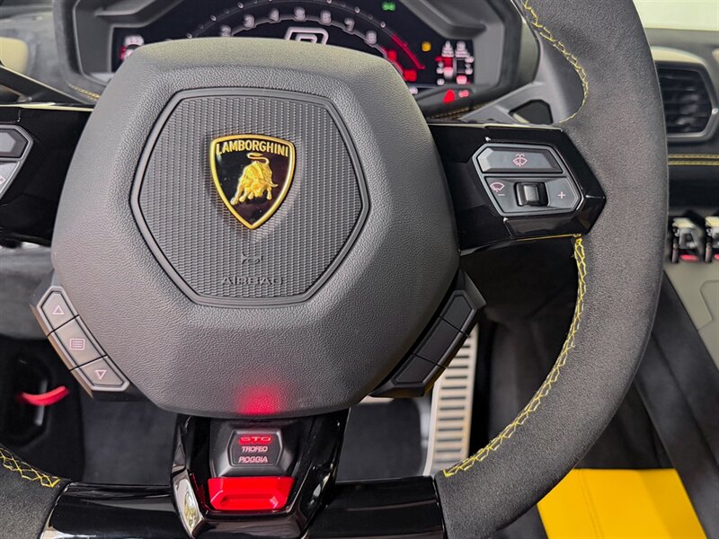 2022 Lamborghini Huracan STO - Photo 29 - Bonita Springs, FL 34134