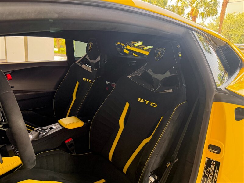 2022 Lamborghini Huracan STO - Photo 22 - Bonita Springs, FL 34134