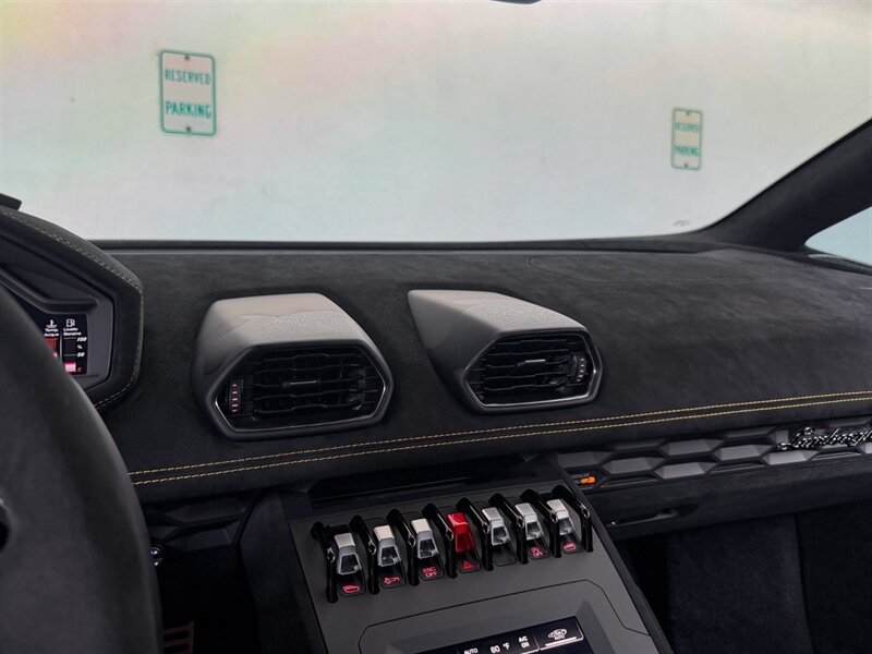 2022 Lamborghini Huracan STO - Photo 16 - Bonita Springs, FL 34134