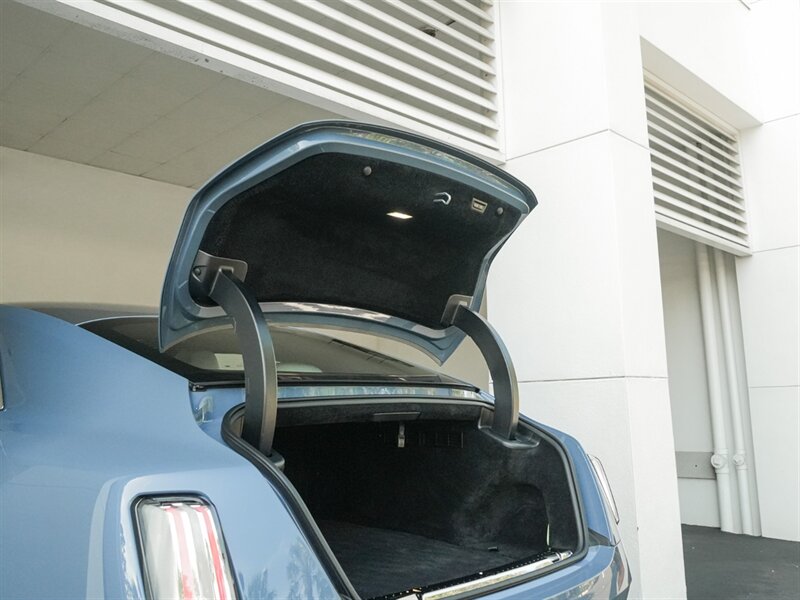 2024 Rolls-Royce Spectre   - Photo 49 - Bonita Springs, FL 34134