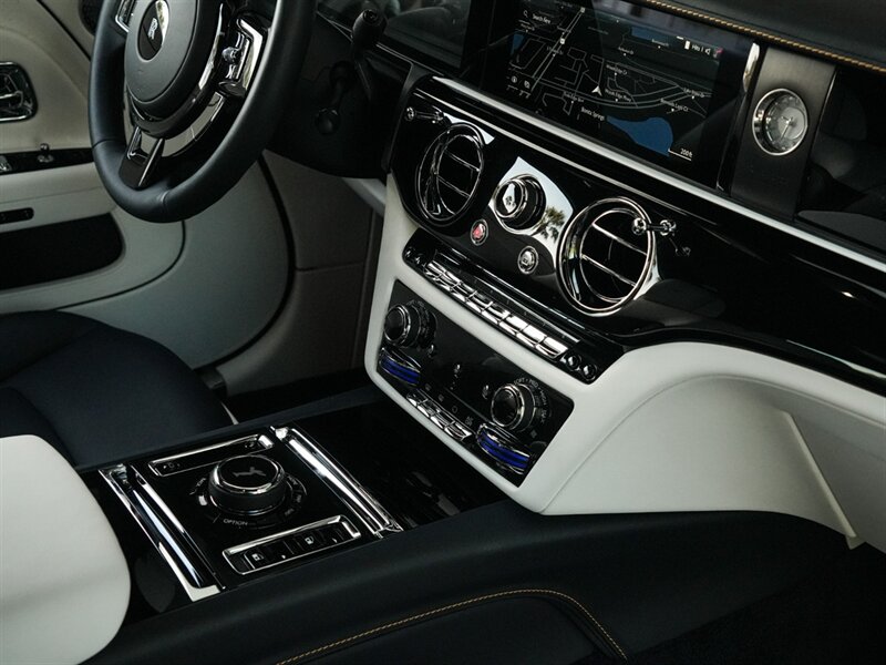 2024 Rolls-Royce Spectre   - Photo 42 - Bonita Springs, FL 34134