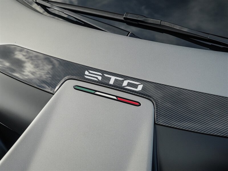 2021 Lamborghini Huracan STO - Photo 8 - Bonita Springs, FL 34134