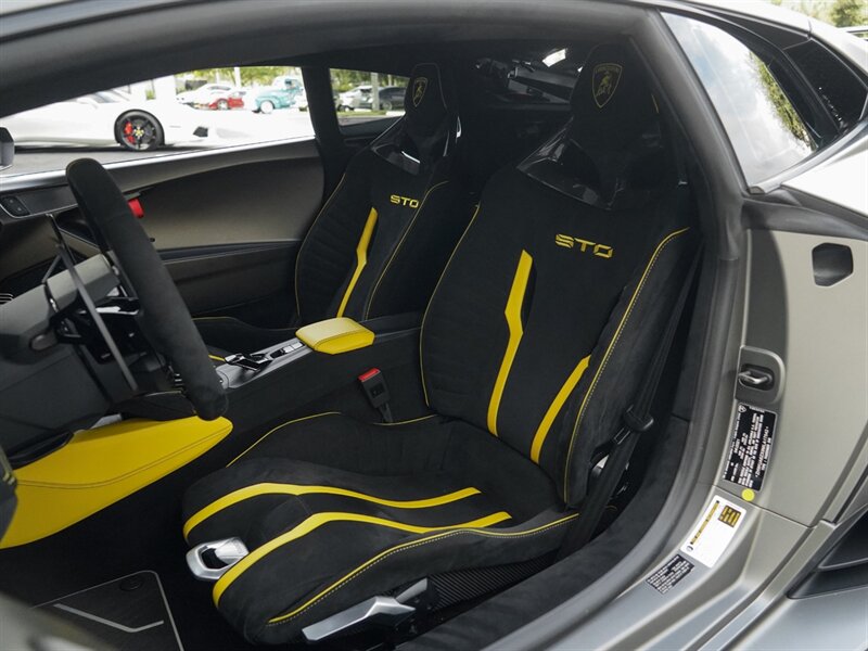 2021 Lamborghini Huracan STO - Photo 22 - Bonita Springs, FL 34134