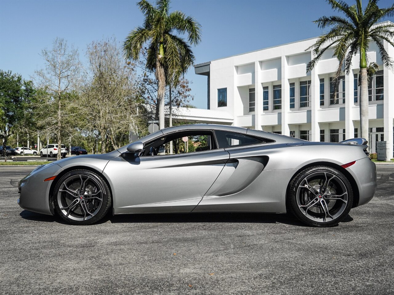 2012 McLaren MP4-12C   - Photo 41 - Bonita Springs, FL 34134