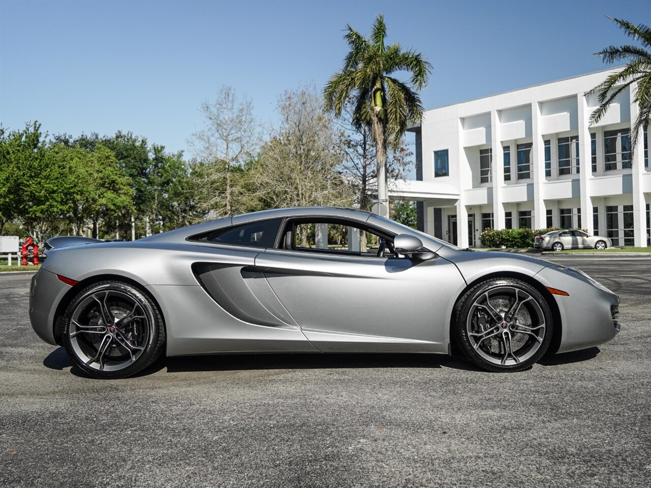 2012 McLaren MP4-12C   - Photo 65 - Bonita Springs, FL 34134