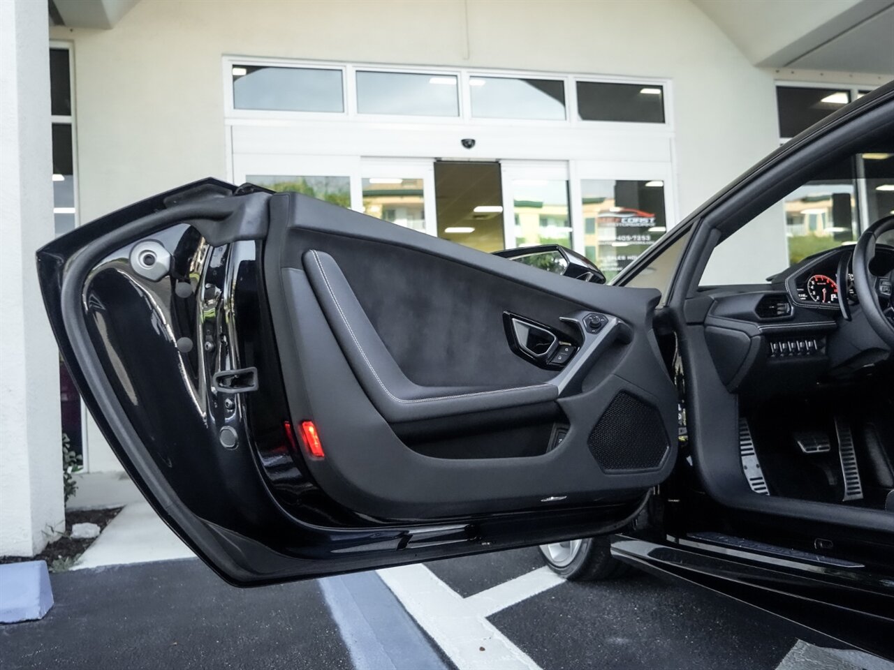 2015 Lamborghini Huracan LP 610-4   - Photo 21 - Bonita Springs, FL 34134