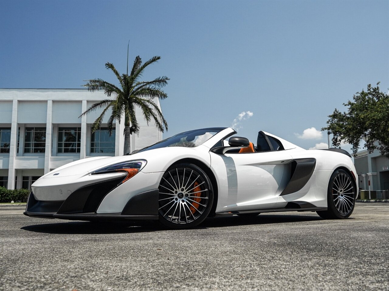 2016 McLaren 675LT Spider   - Photo 14 - Bonita Springs, FL 34134