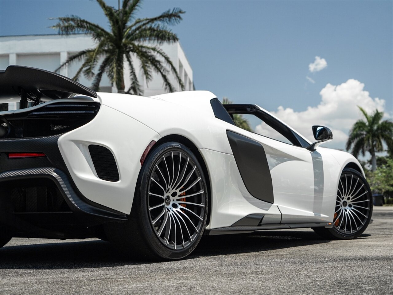 2016 McLaren 675LT Spider   - Photo 65 - Bonita Springs, FL 34134