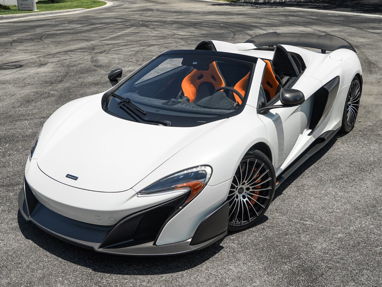 2016 McLaren 675LT Spider   - Photo 10 - Bonita Springs, FL 34134