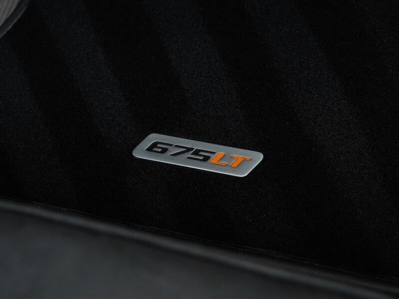 2016 McLaren 675LT Spider   - Photo 35 - Bonita Springs, FL 34134