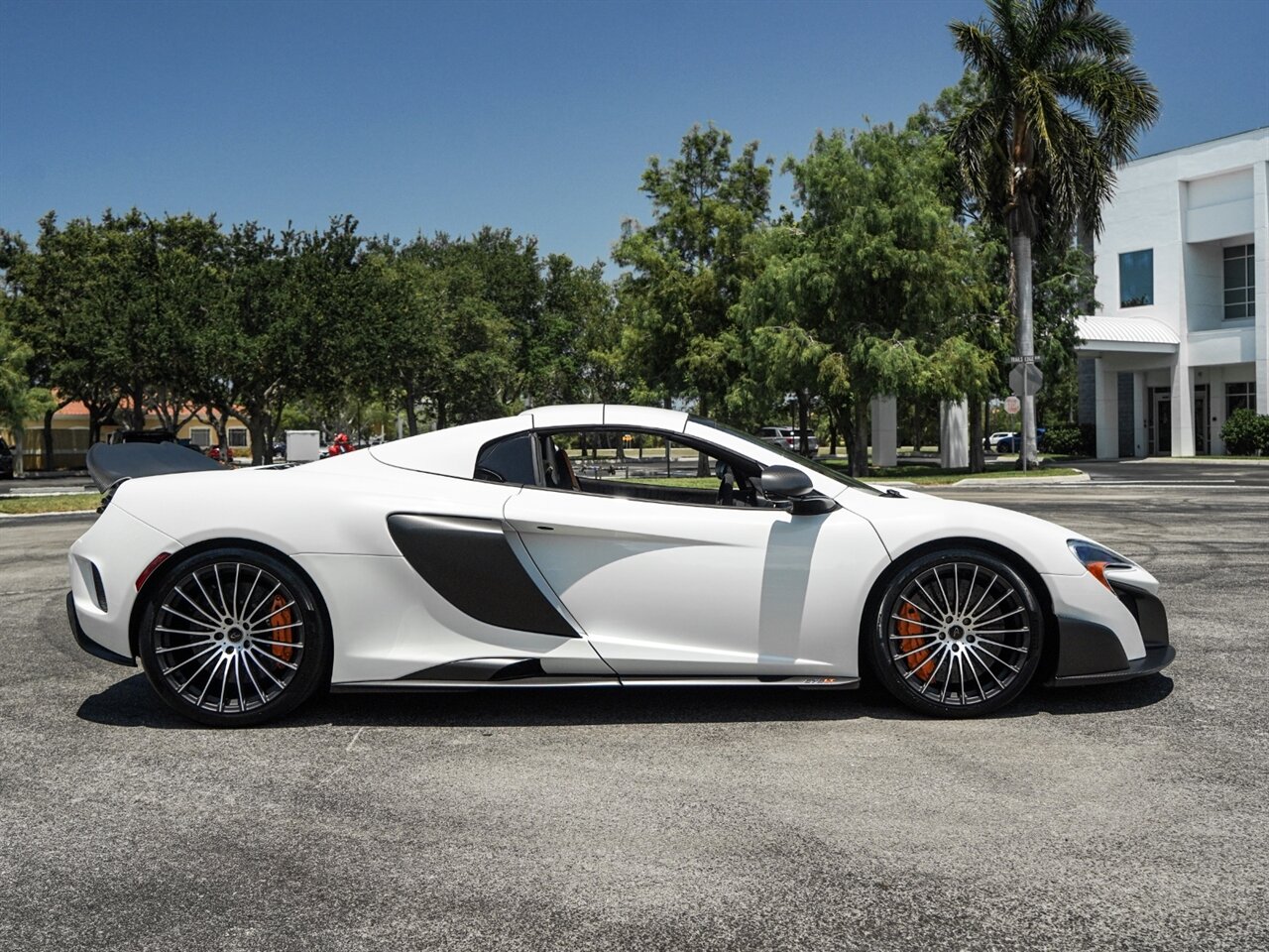 2016 McLaren 675LT Spider   - Photo 78 - Bonita Springs, FL 34134