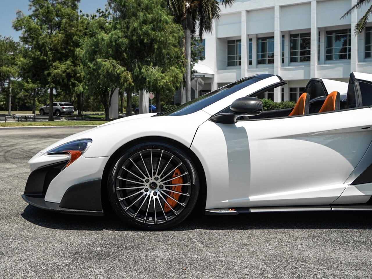 2016 McLaren 675LT Spider   - Photo 39 - Bonita Springs, FL 34134