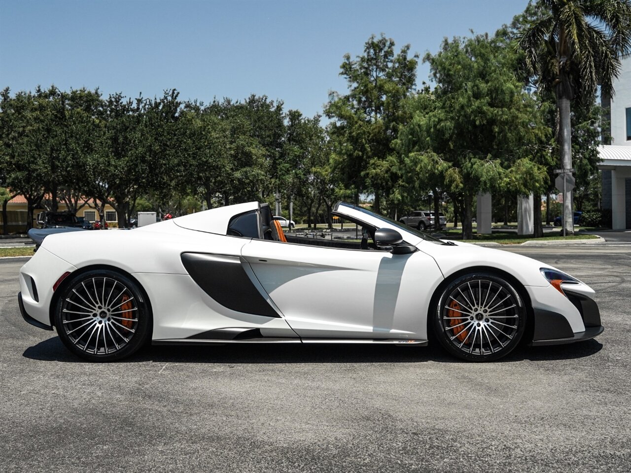 2016 McLaren 675LT Spider   - Photo 66 - Bonita Springs, FL 34134