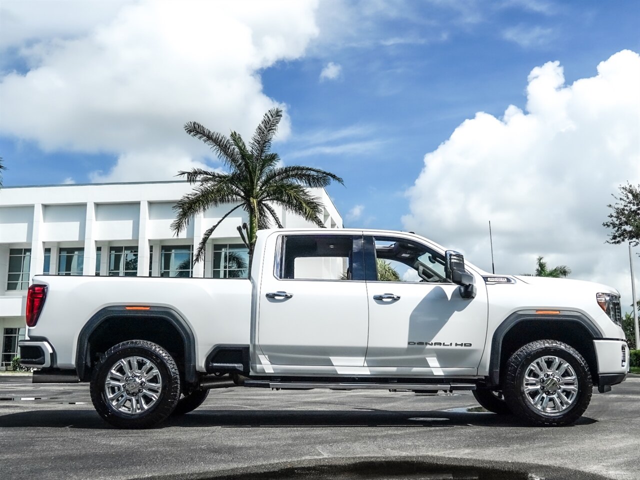 2020 GMC Sierra 2500HD Denali   - Photo 53 - Bonita Springs, FL 34134