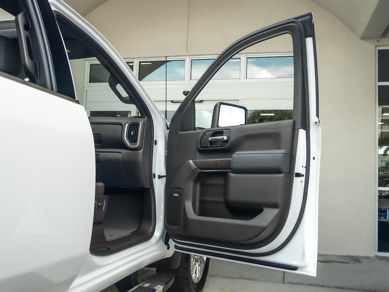 2020 GMC Sierra 2500HD Denali   - Photo 24 - Bonita Springs, FL 34134