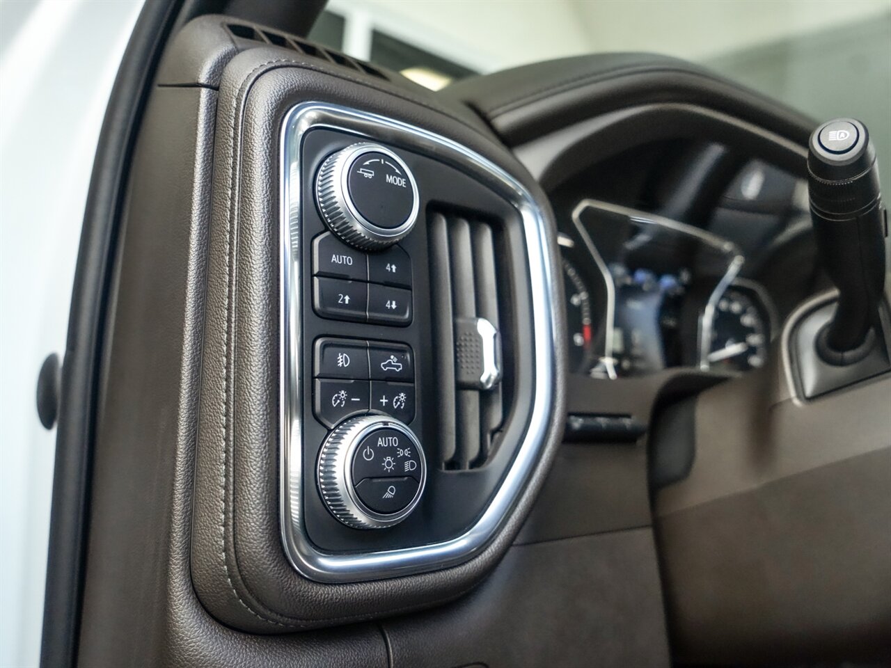 2020 GMC Sierra 2500HD Denali   - Photo 30 - Bonita Springs, FL 34134